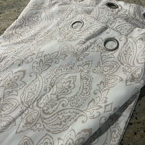 Beautiful curtains 94”Lx54”width- new